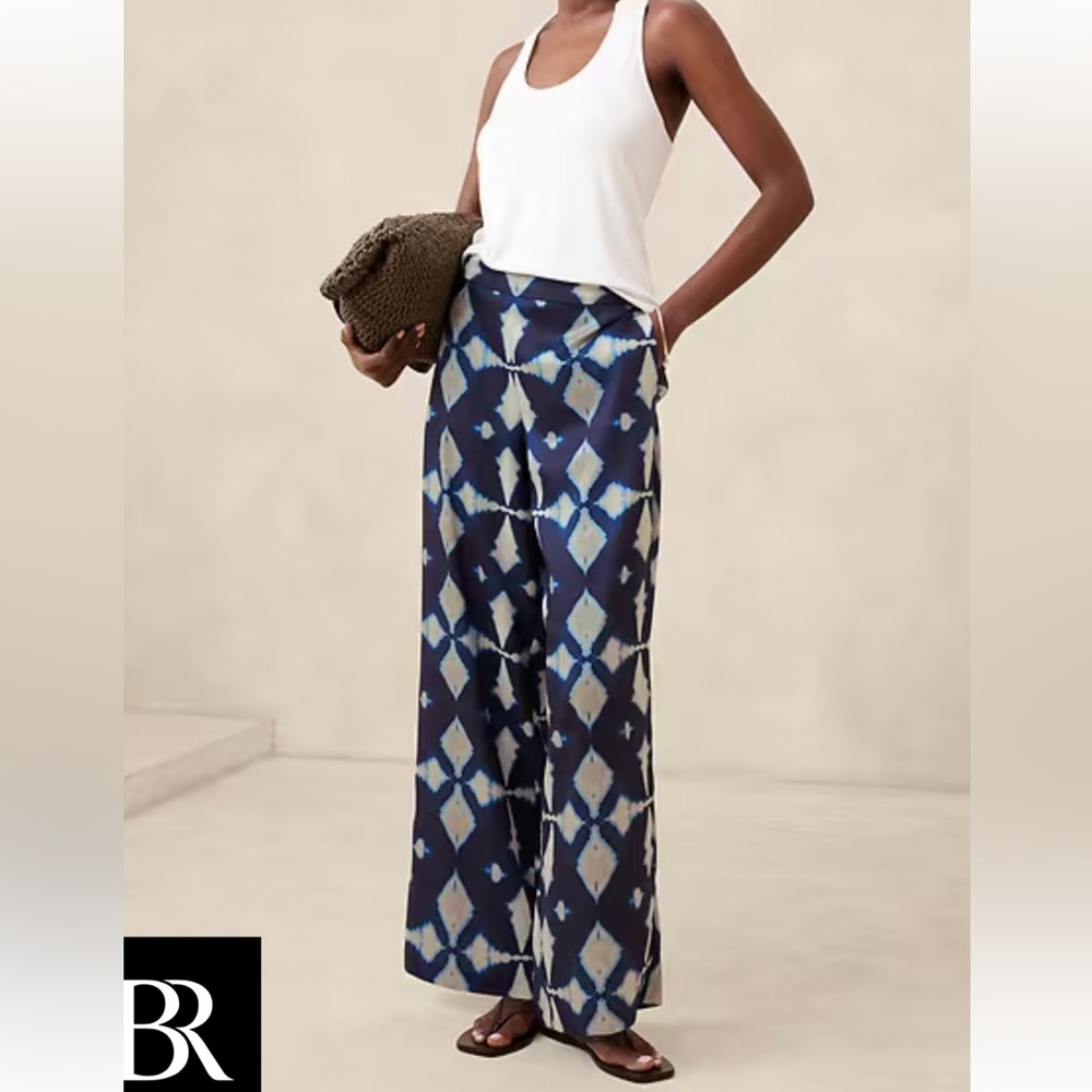 2-Piece Banana Republic Silky Top & Patterned Women's Wide Leg Pants Size M
